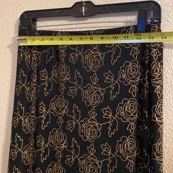 Epic USA Gold Rose Trace Design on Black Maxi Skirt with Back Split - Picture 7 of 16